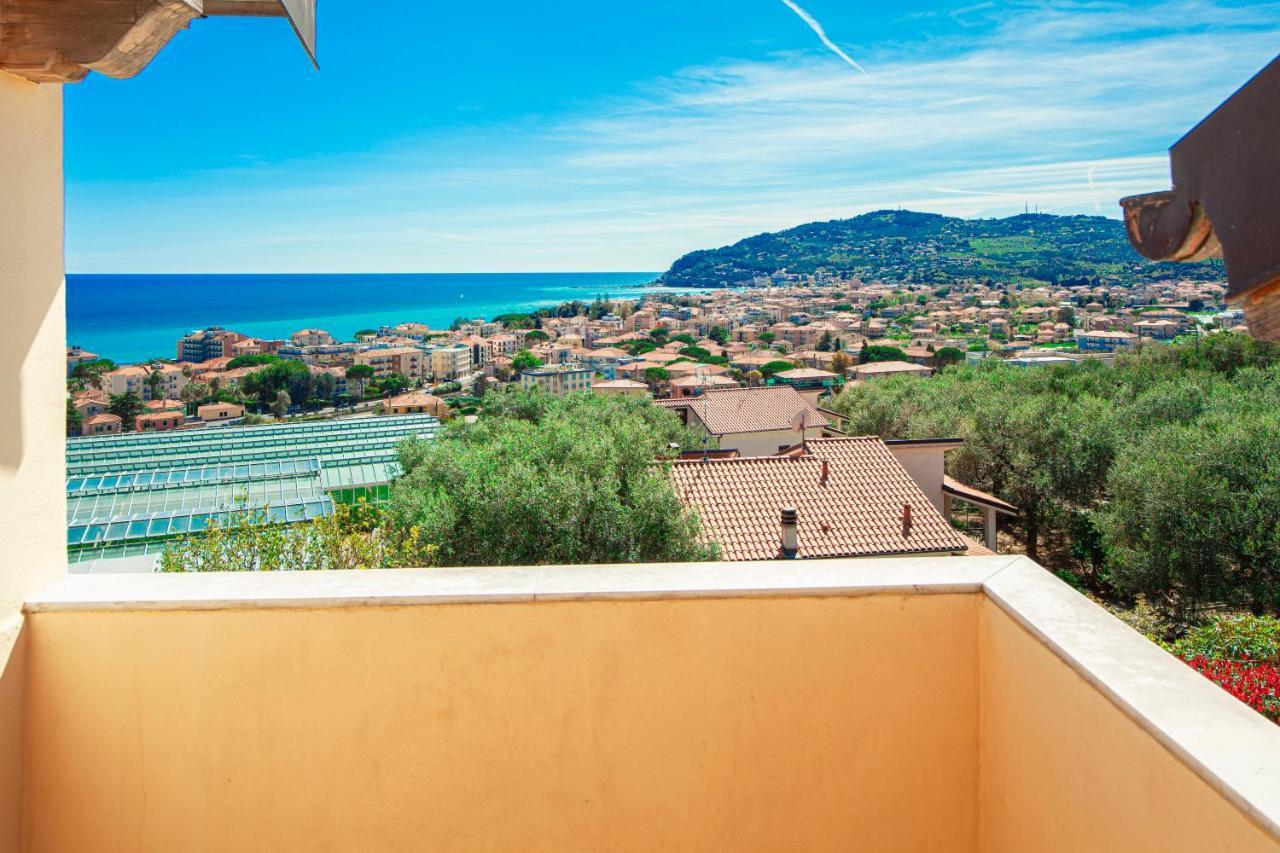 Appartamenti Villa Il Poggiolo Диано-Марина Экстерьер фото
