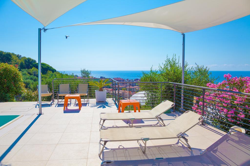 Appartamenti Villa Il Poggiolo Диано-Марина Экстерьер фото