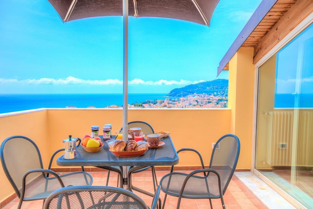 Appartamenti Villa Il Poggiolo Диано-Марина Экстерьер фото